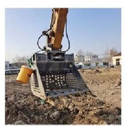 High Frequency  Rock Screening Bucket Fast Backfilling Operation With Cross Rubbing Teeth Vibration