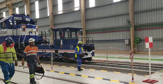 Track Dual  Road Rail Tractors Customized For Easy Operation HTRR106E